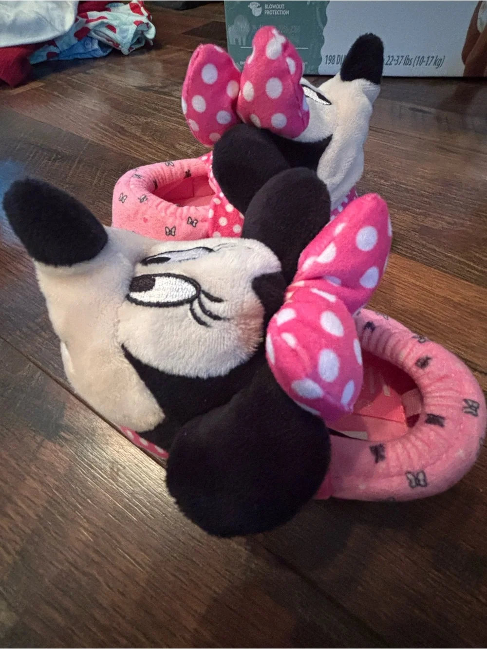 Disney ground up pink Minnie Mouse slippers toddler 7/8
